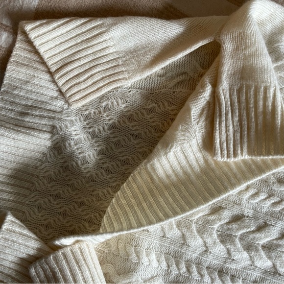 Like new Halogen wool/cashmere blend cable knit ivory sweater - Picture 10 of 12